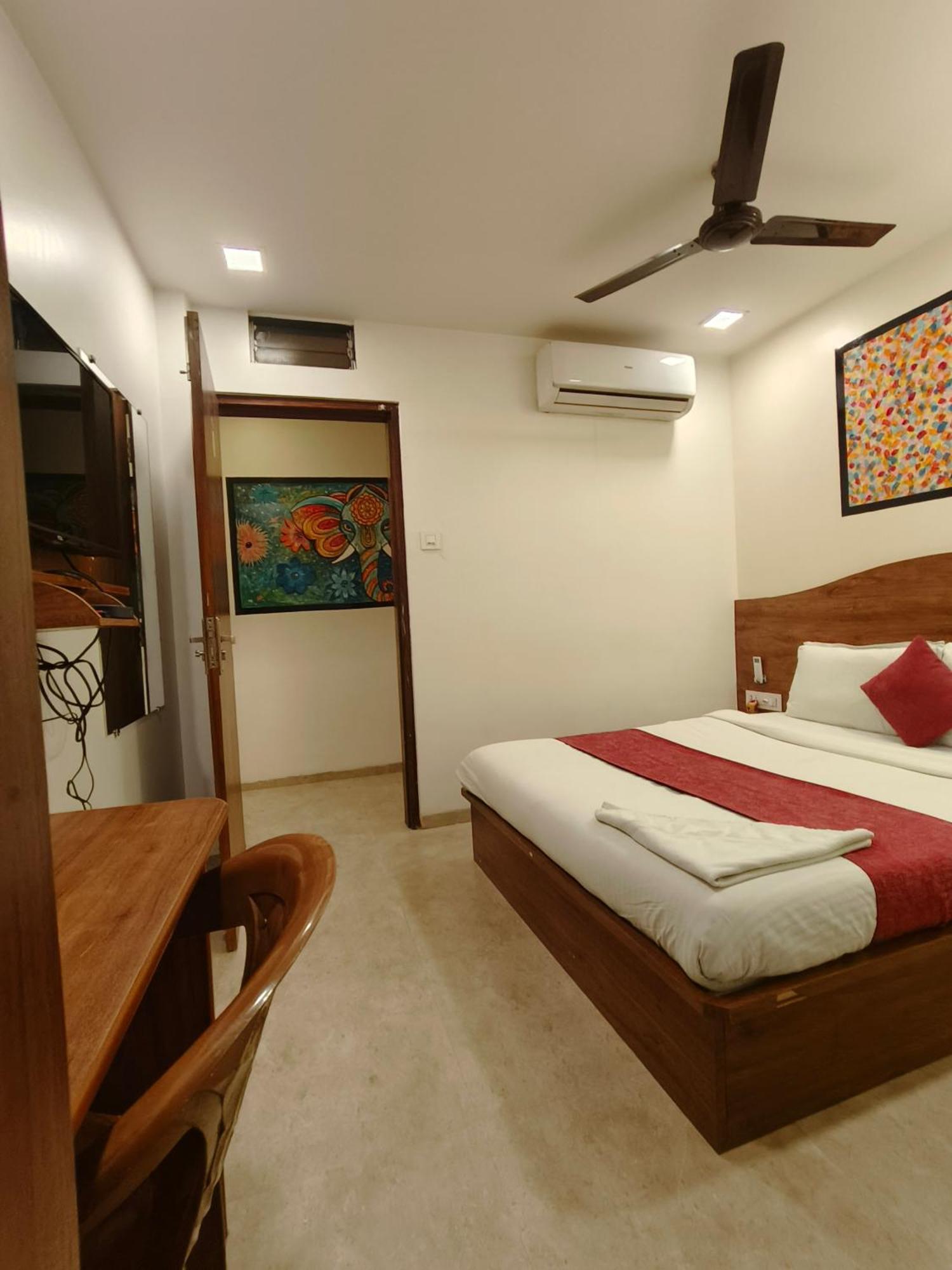 Hotel Beach Crown Juhu 뭄바이 외부 사진