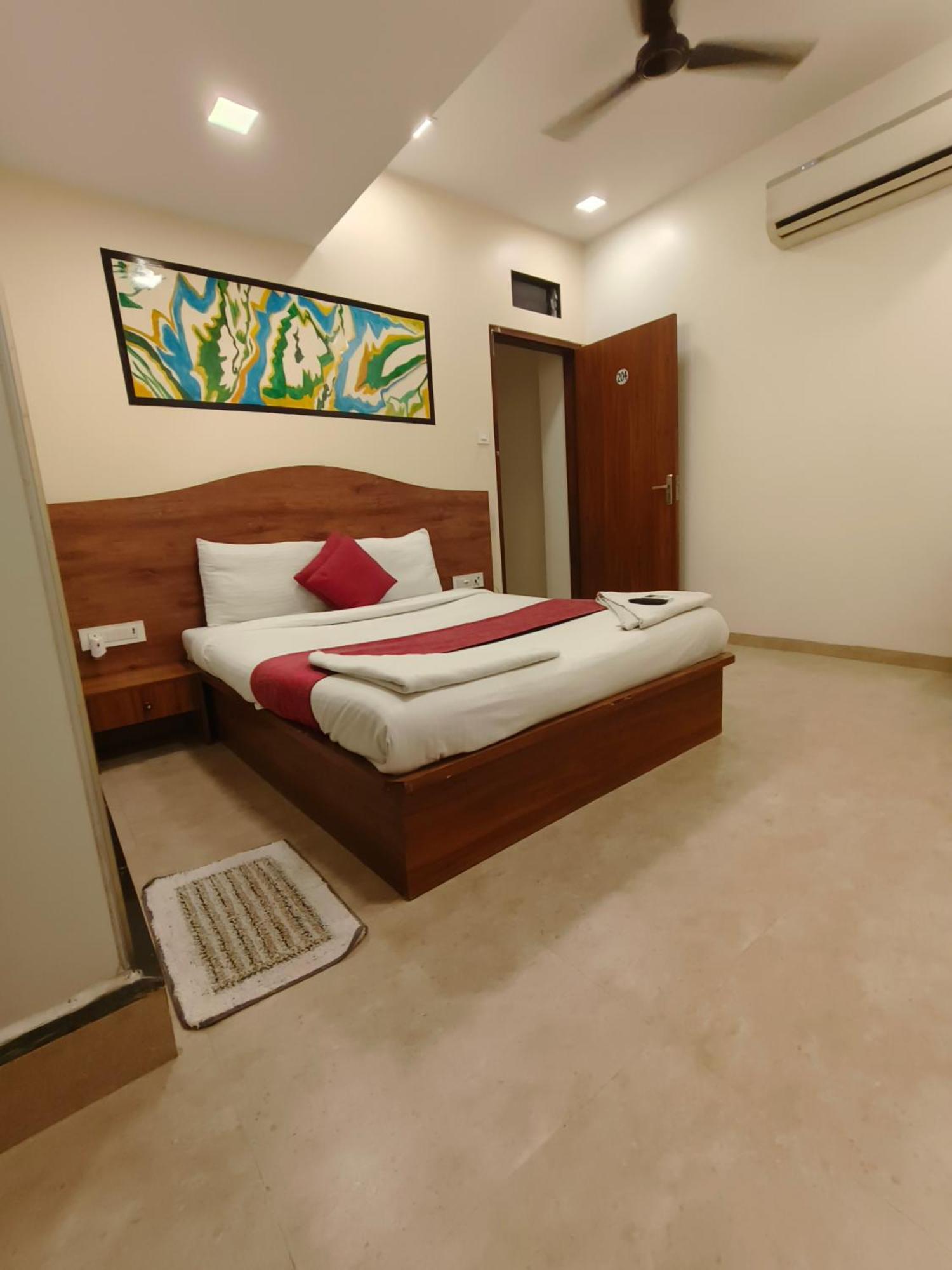 Hotel Beach Crown Juhu 뭄바이 외부 사진