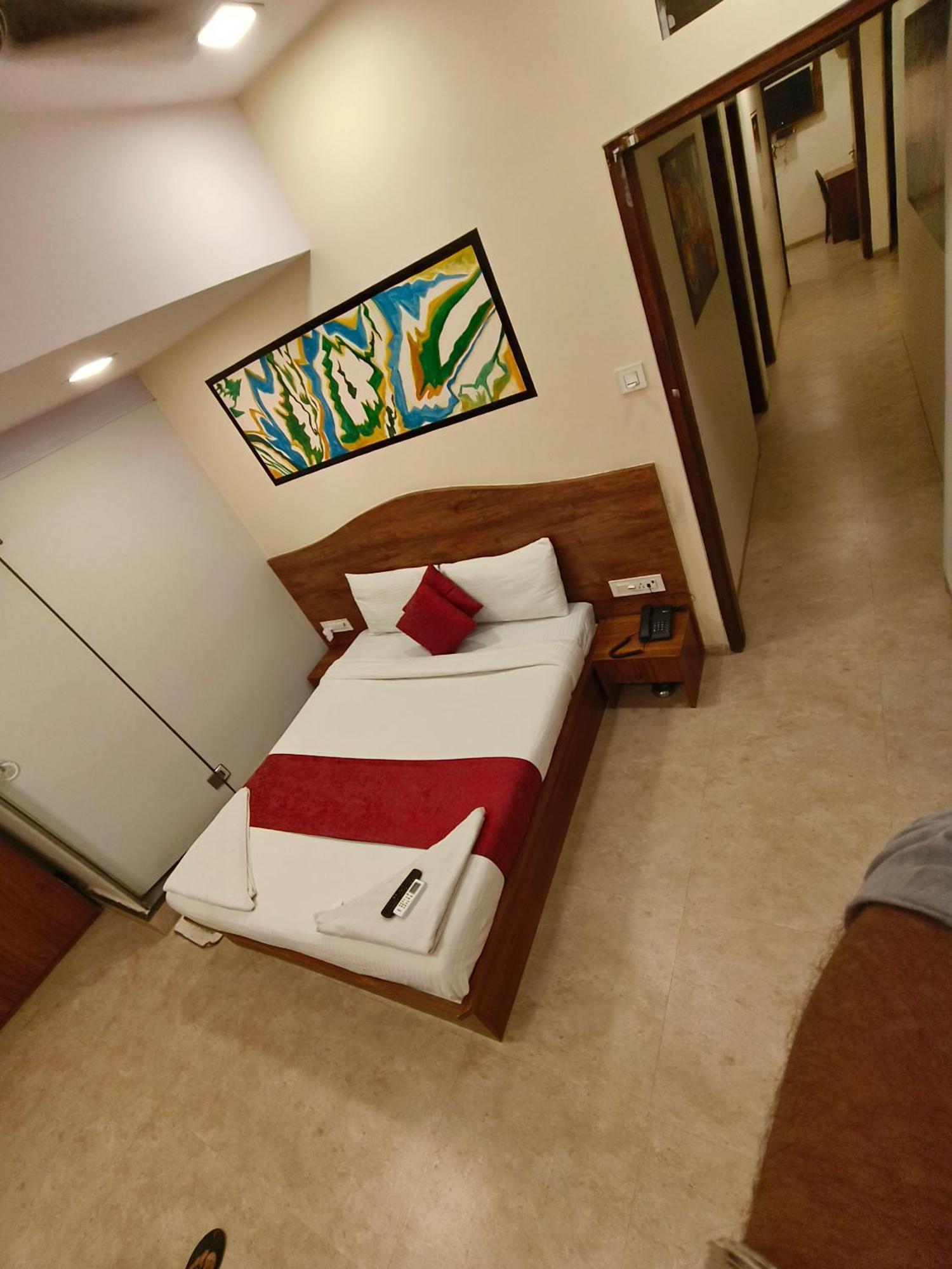 Hotel Beach Crown Juhu 뭄바이 외부 사진
