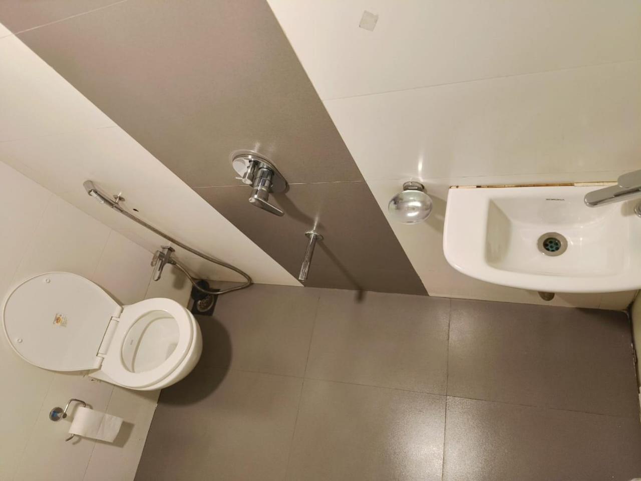 Hotel Beach Crown Juhu 뭄바이 객실 사진